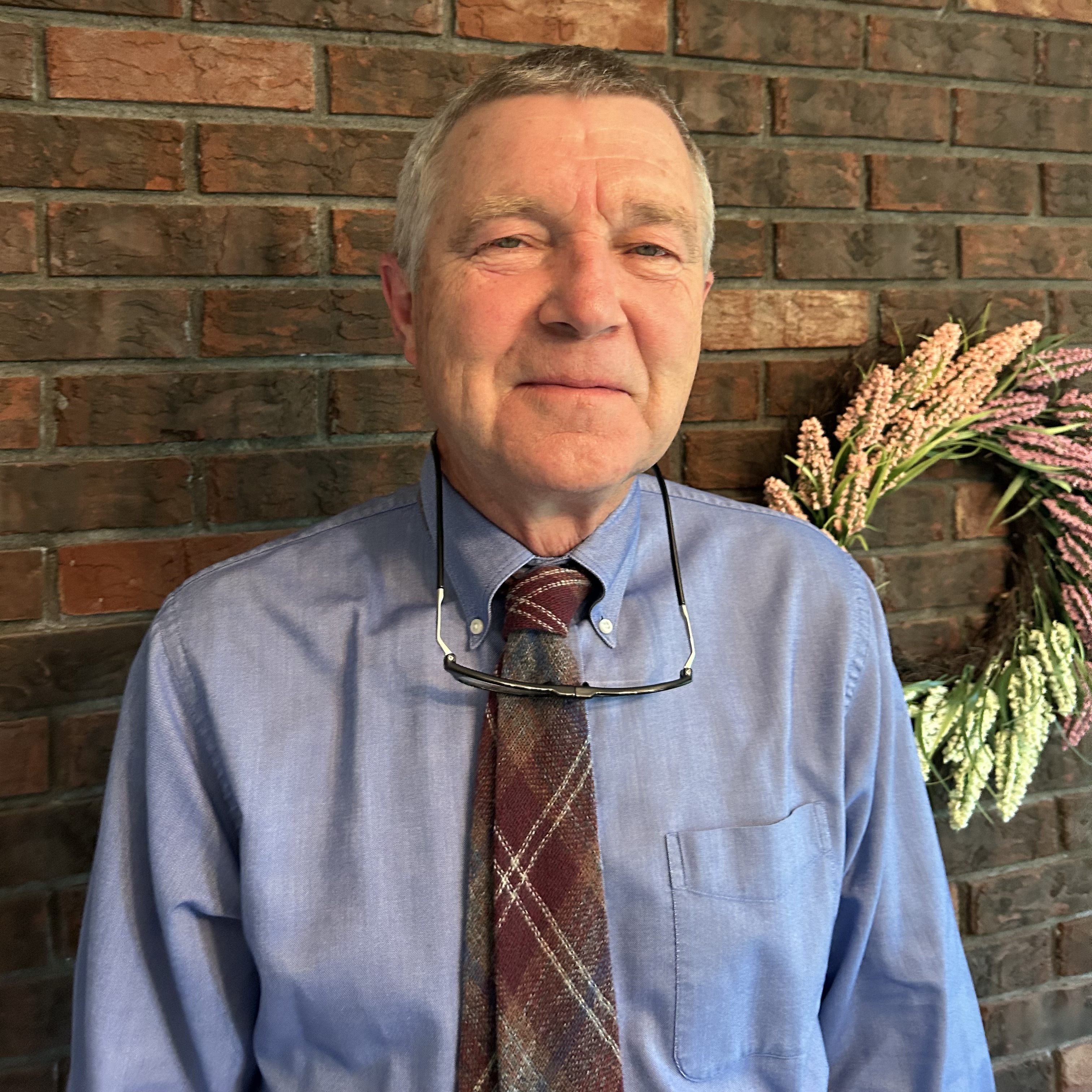 Alumni Award winner Dr. Robert Yarbrough