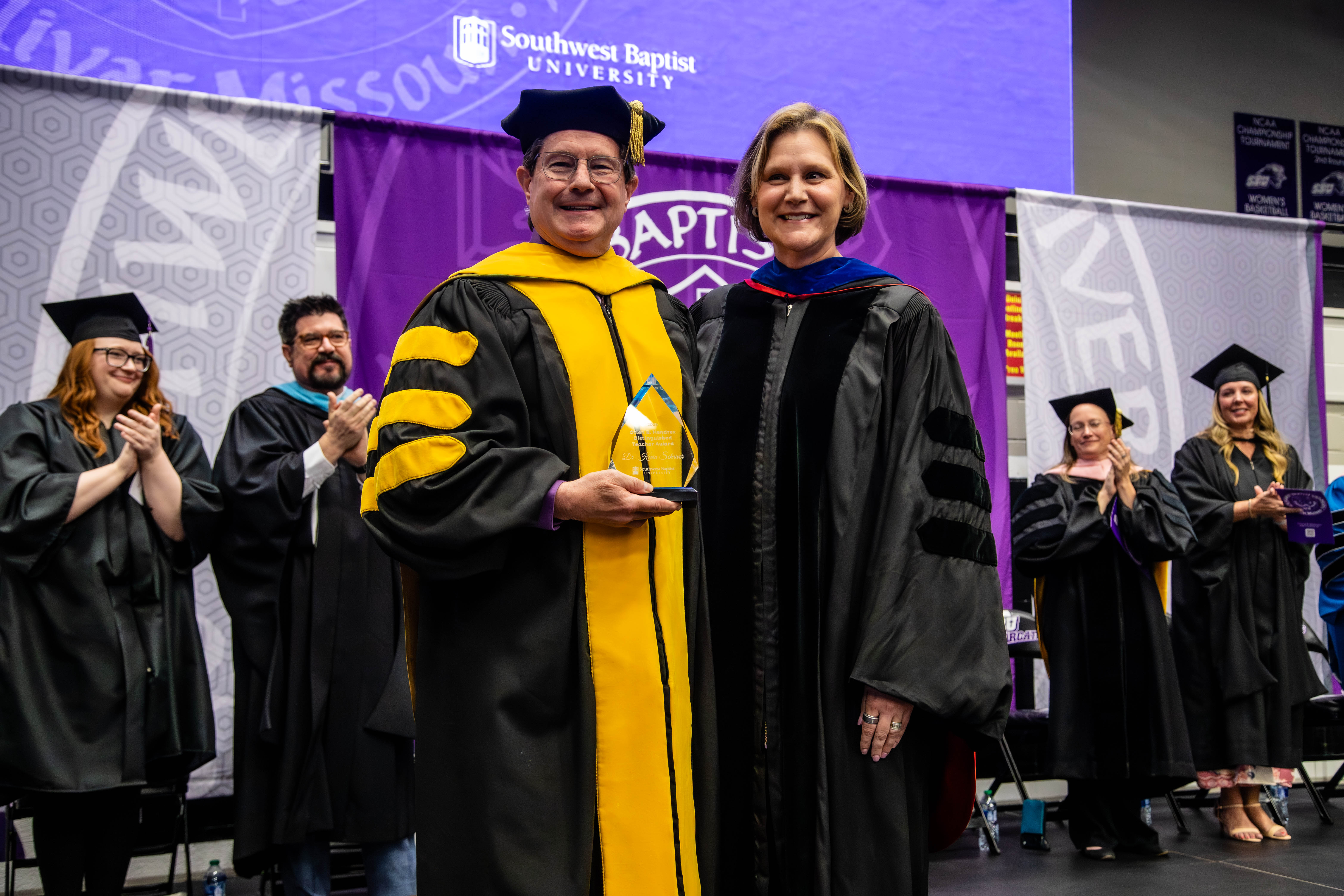 Dr. Kevin Schriver receives the Orien B. Hendrex Distinguished Teacher Award.