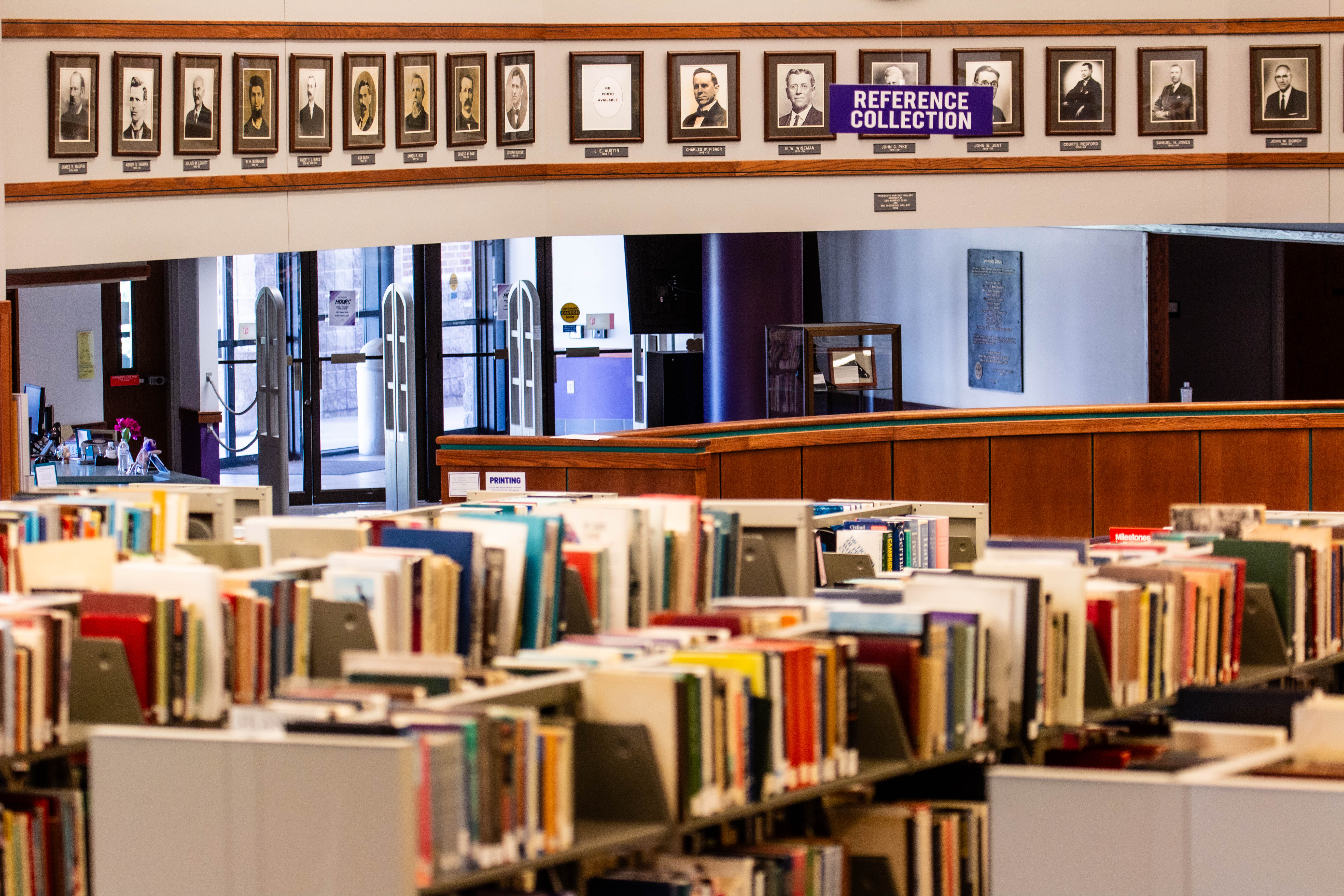 reference section in the Bolivar library